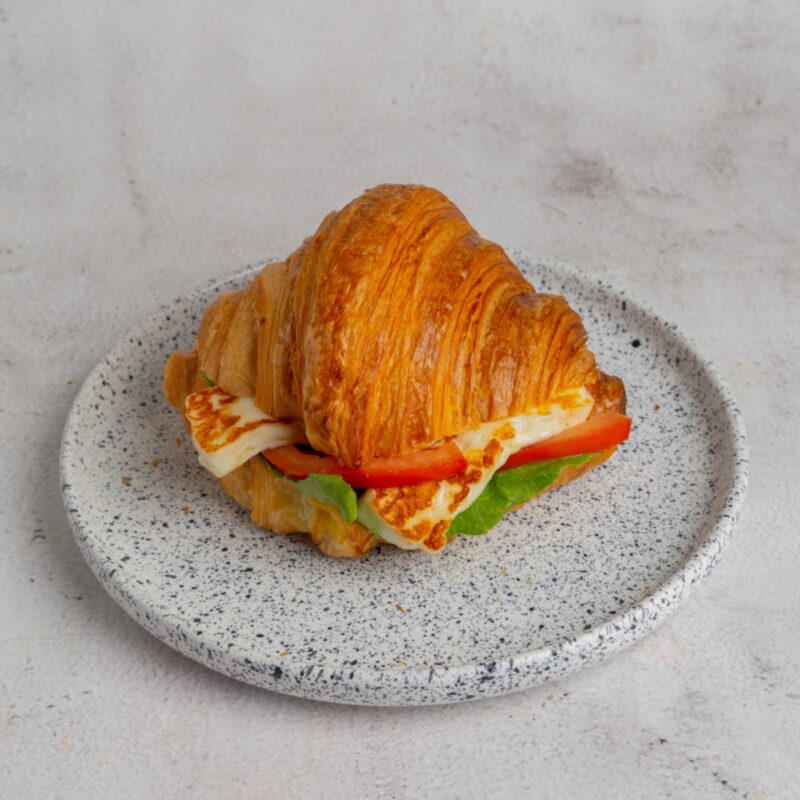 egg-cheese-croissant-بيض-وجبن